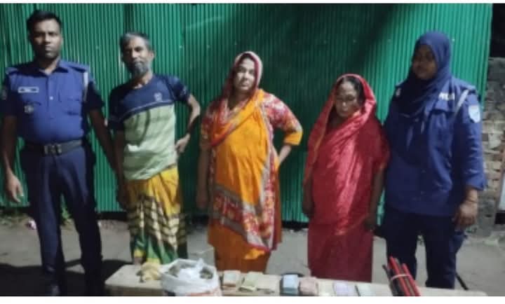 মদনপুরে যৌথ বাহিনীর অভিযানে নারীসহ তিনজন আটক
